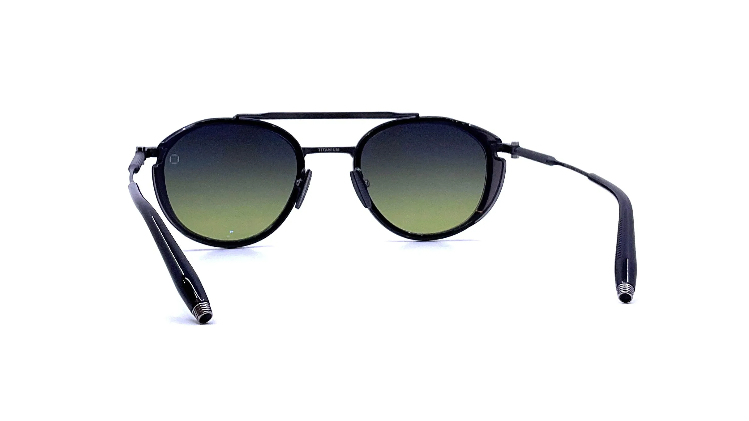 Akoni - Skymapper (Black Iron/Crystal Black)
