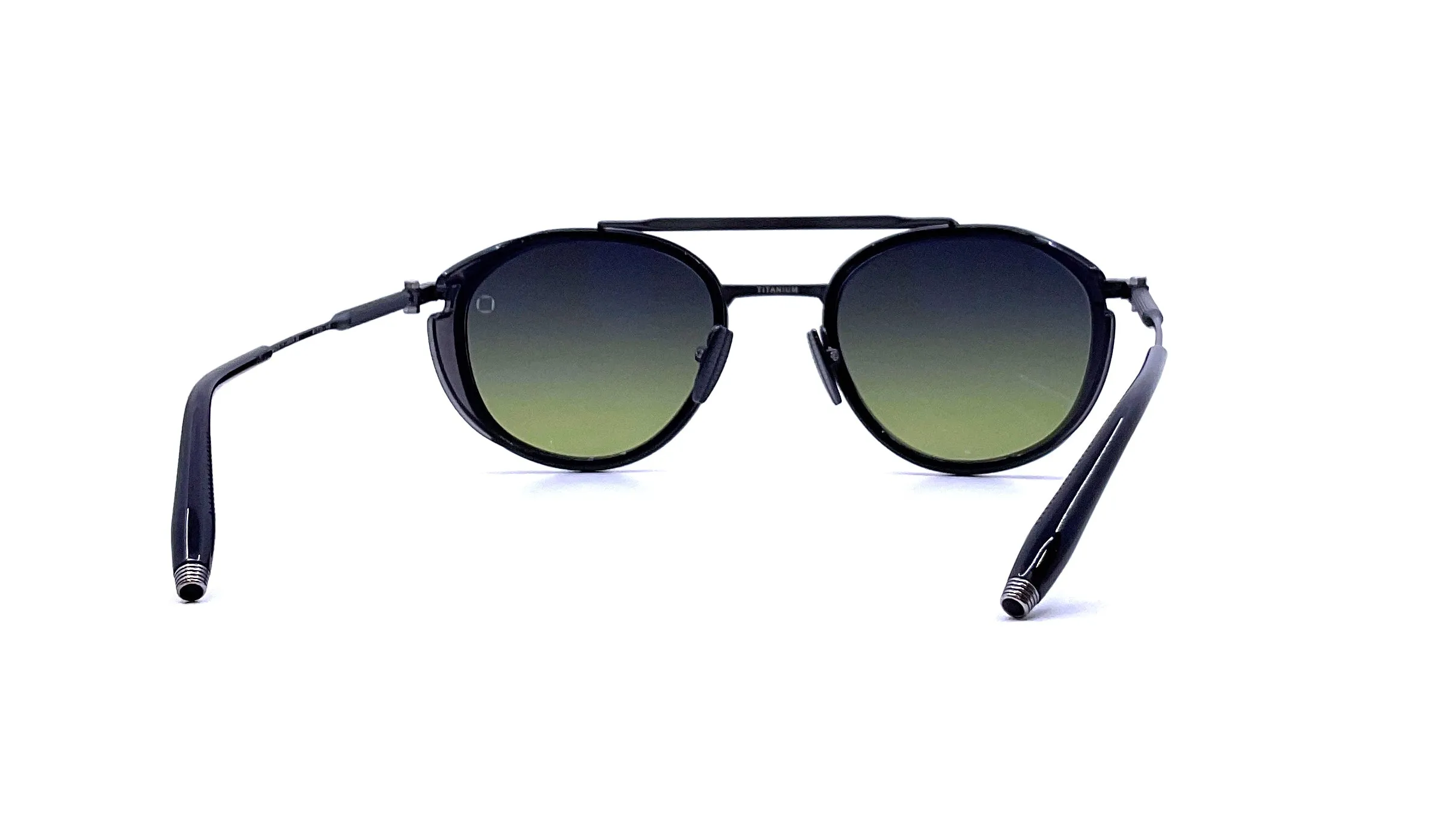 Akoni - Skymapper (Black Iron/Crystal Black)