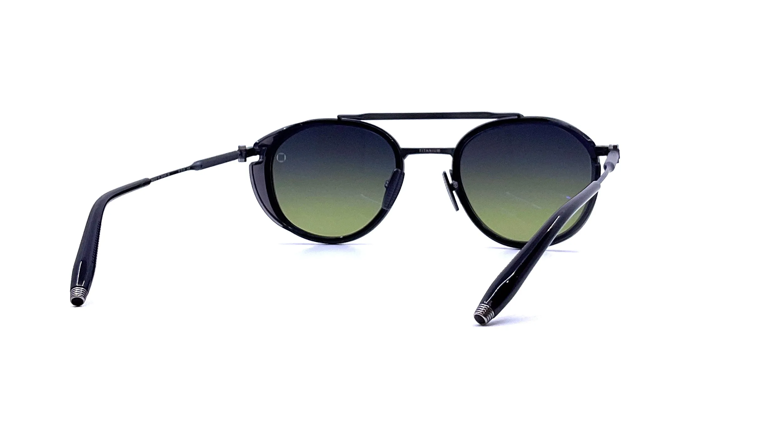 Akoni - Skymapper (Black Iron/Crystal Black)