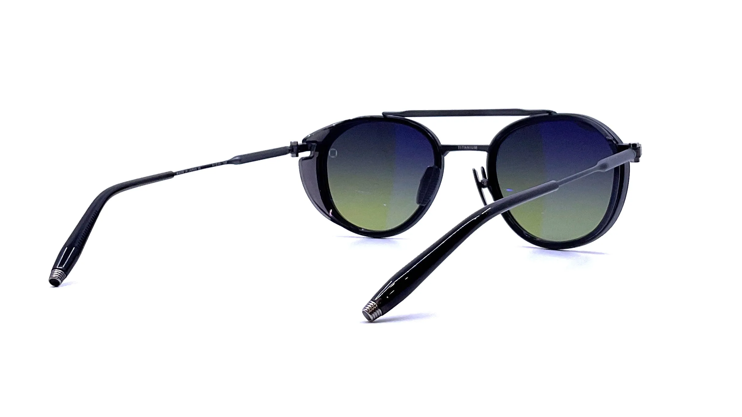 Akoni - Skymapper (Black Iron/Crystal Black)