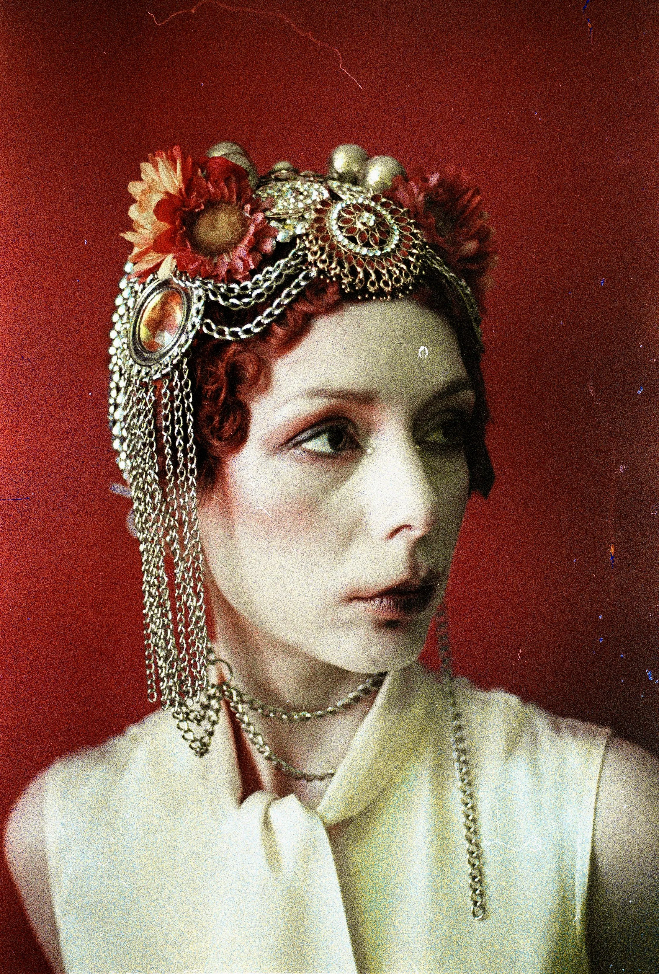 Bespoke vintage jewels and chains Flower headpiece