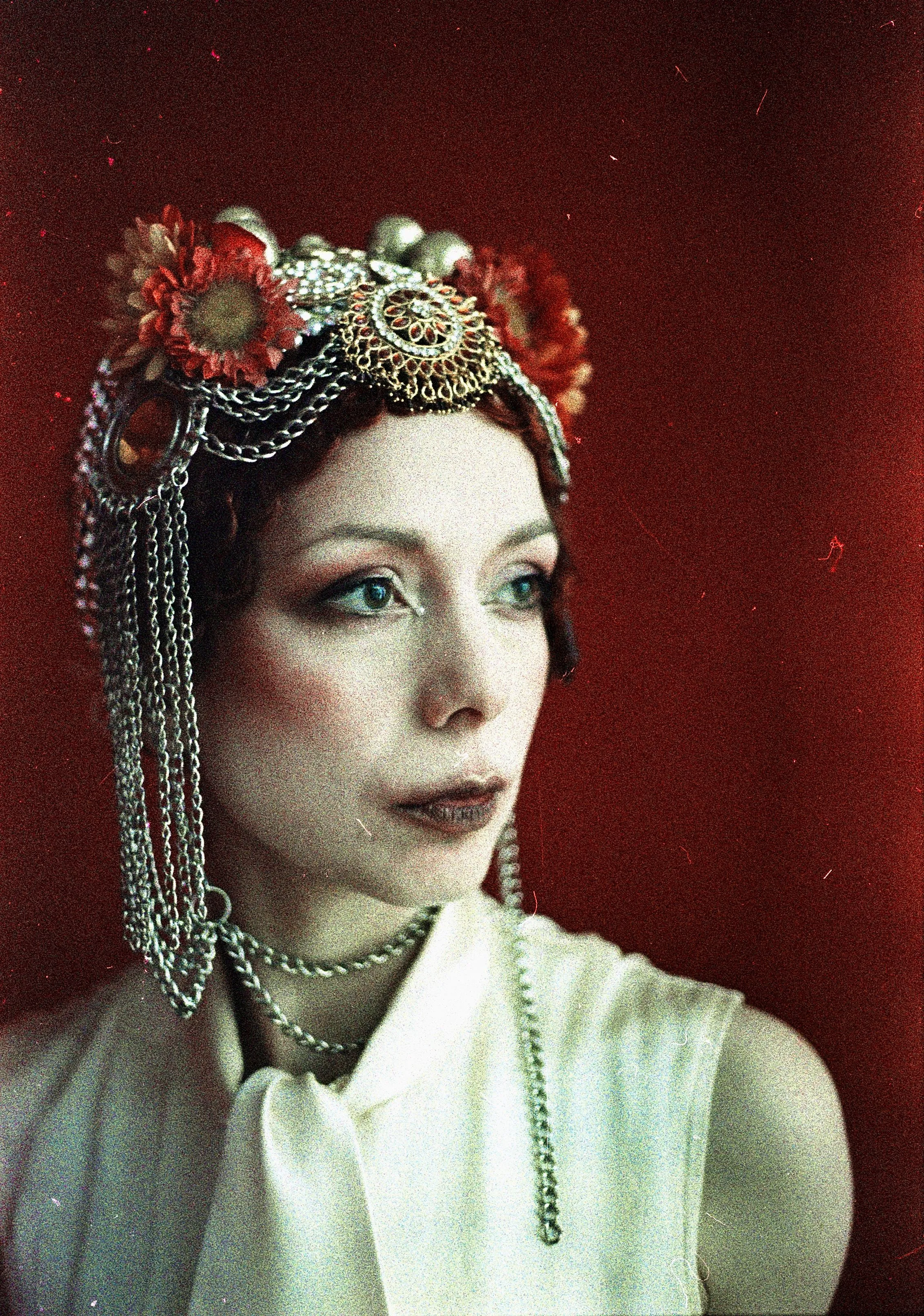 Bespoke vintage jewels and chains Flower headpiece