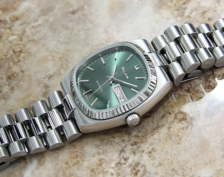Bulova Swiss Day Date Auto Mens 1970 SS 34mm Watch