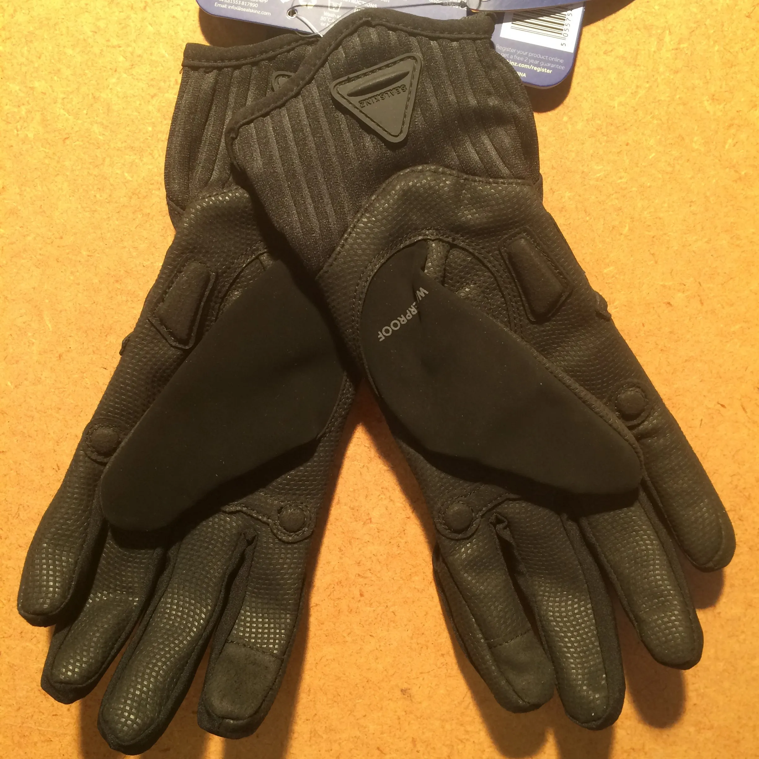 GLOVES : Sealskinz Women's All Weather Cycle XP Full Finger Cycling Gloves [S]