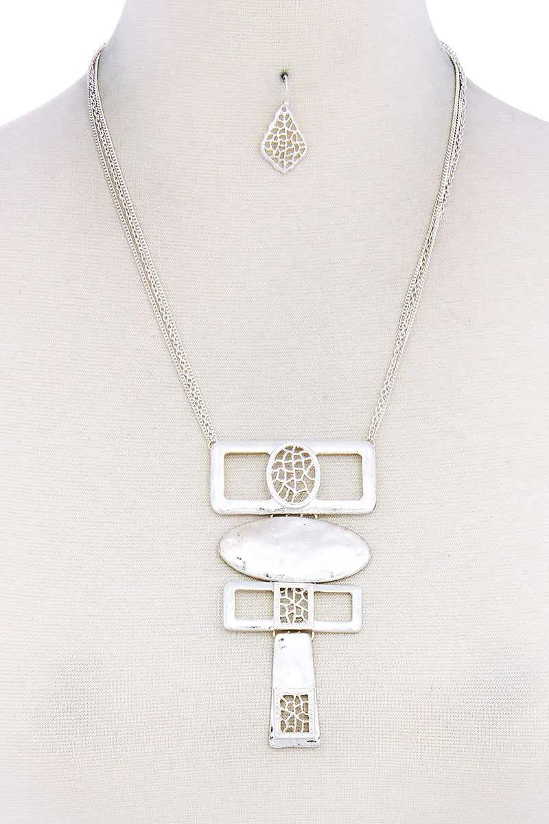 Hammered Geometric Shape Short Necklace