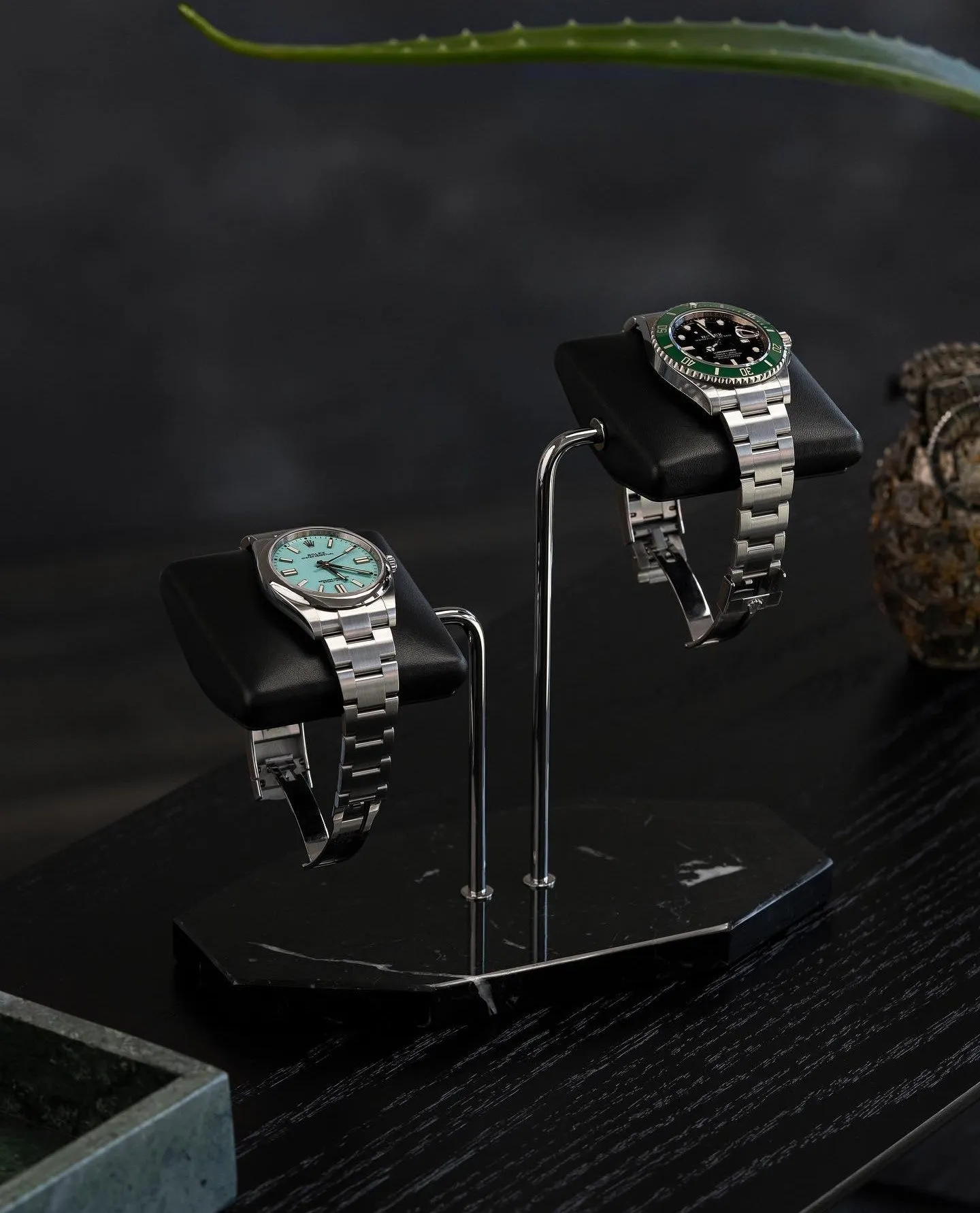 Hexagonal Luxury Watch Stand - Double Cushion - Black