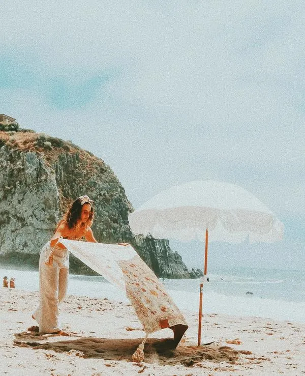 HOLIDAY BEACH UMBRELLA-ANTIQUE WHITE