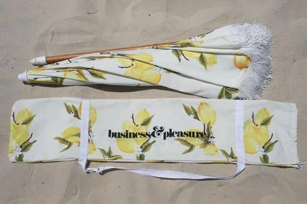 HOLIDAY BEACH UMBRELLA-VINTAGE LEMONS