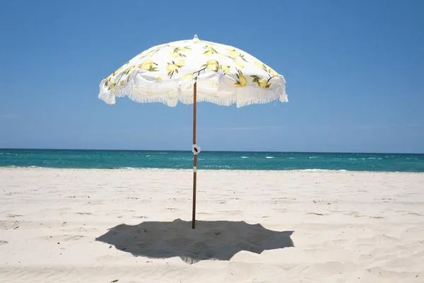 HOLIDAY BEACH UMBRELLA-VINTAGE LEMONS
