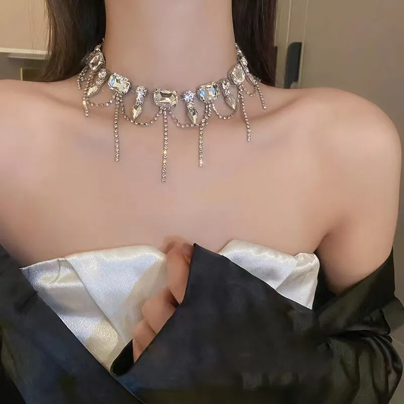 Korean geometric square crystal necklace, suitable for women