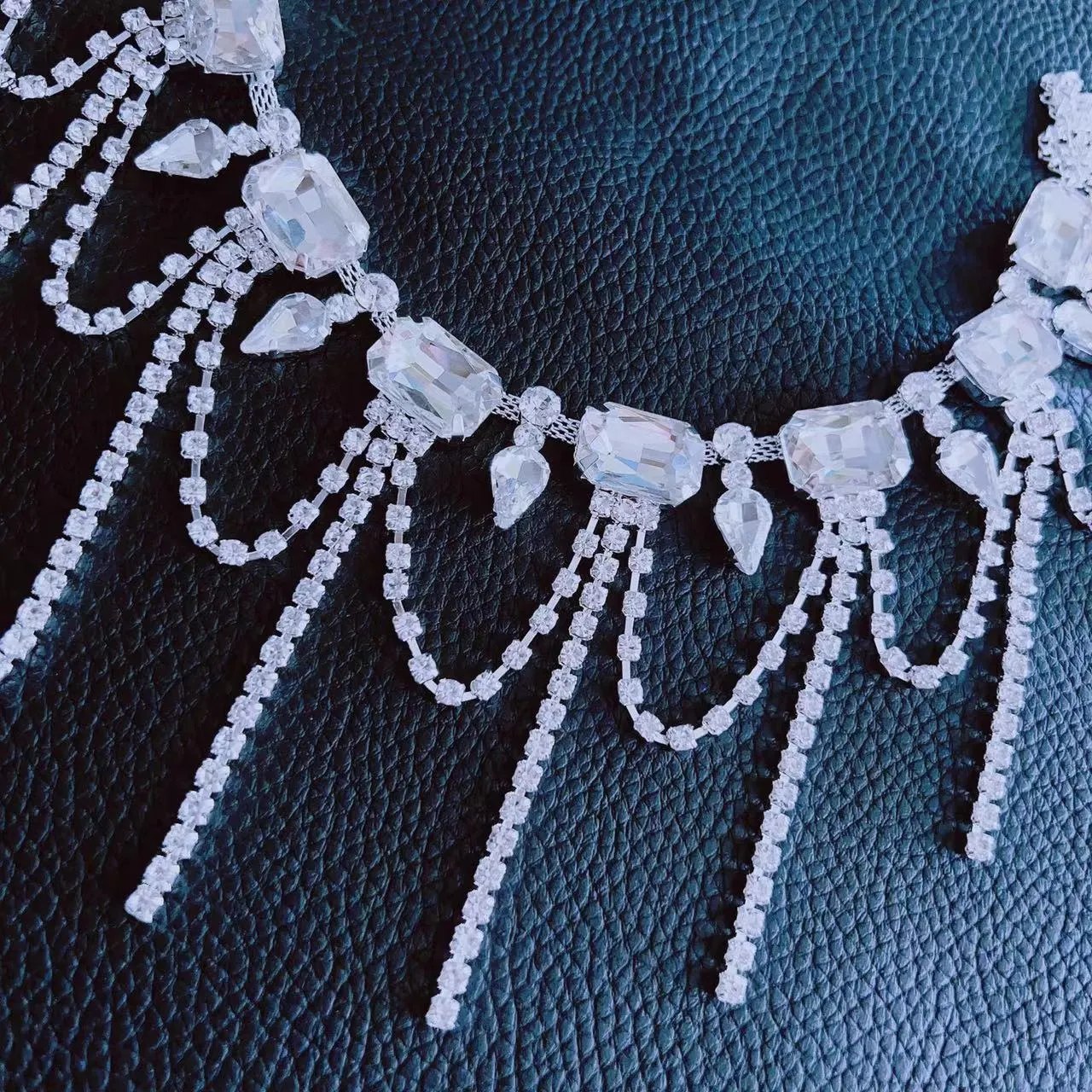 Korean geometric square crystal necklace, suitable for women