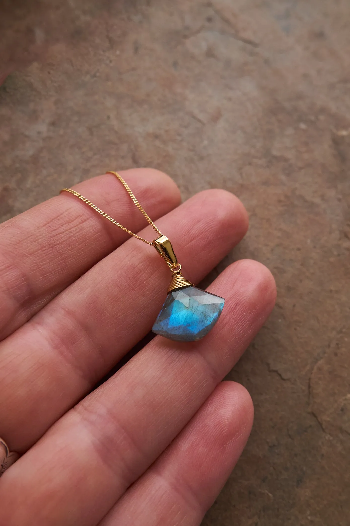 Labradorite pendulum necklace