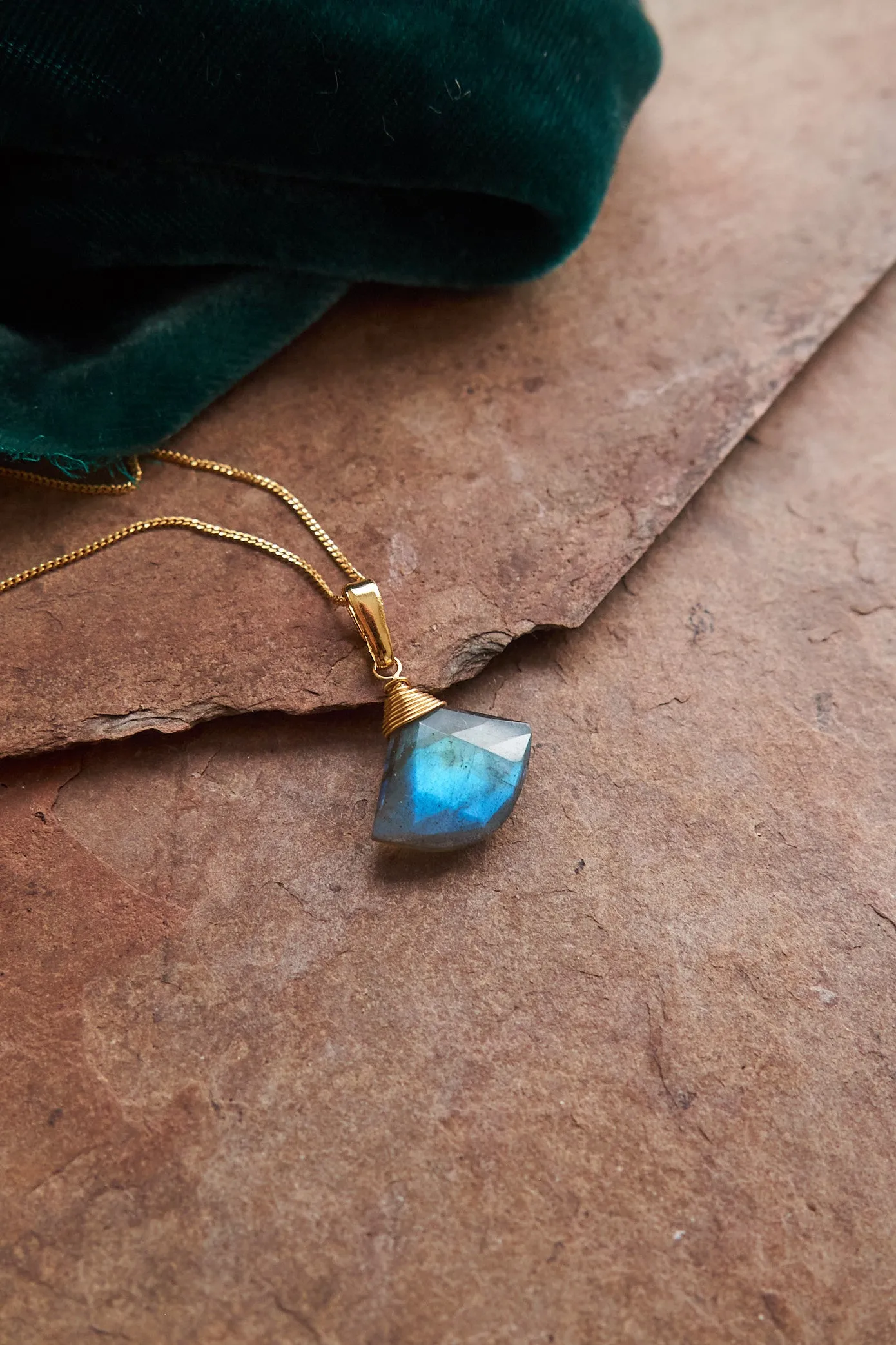 Labradorite pendulum necklace