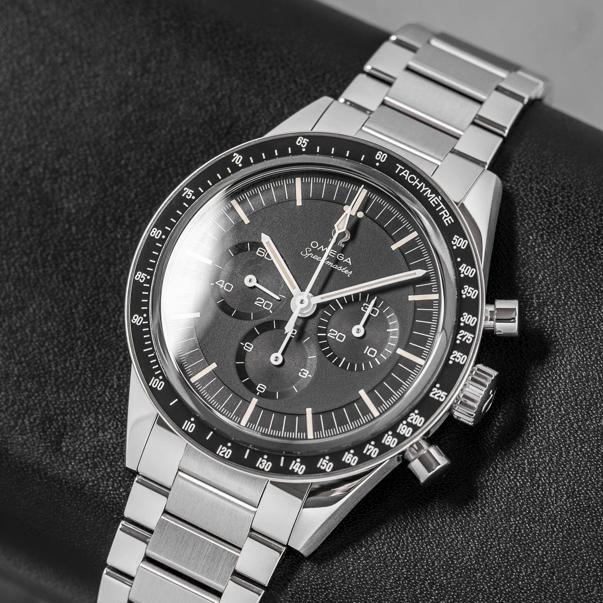 Omega Speedmaster 31130403001001