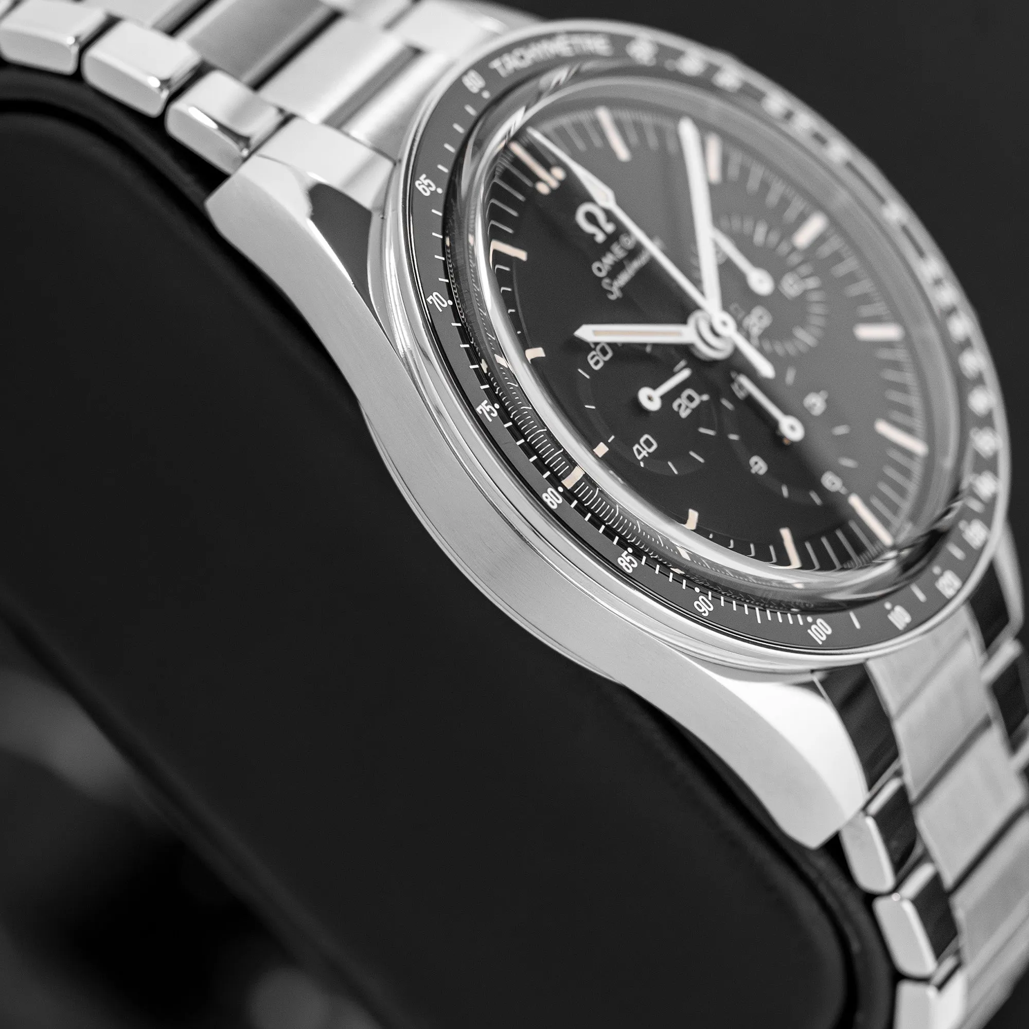Omega Speedmaster 31130403001001