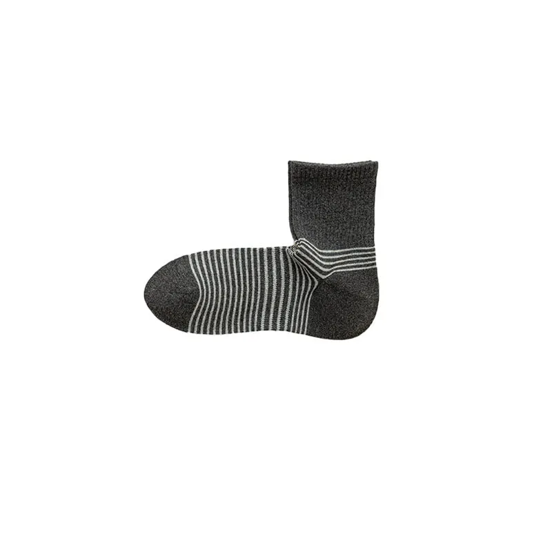 Sweetnana Men's Colorful Striped Socks Cotton Athletic Crew socks Comfortable Seamless Socks