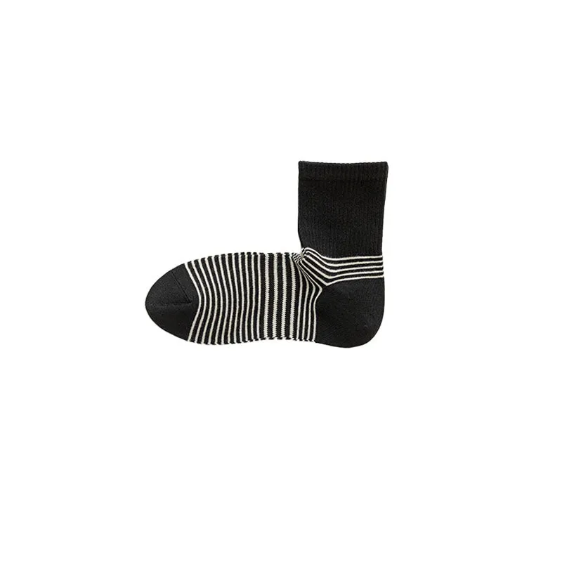Sweetnana Men's Colorful Striped Socks Cotton Athletic Crew socks Comfortable Seamless Socks