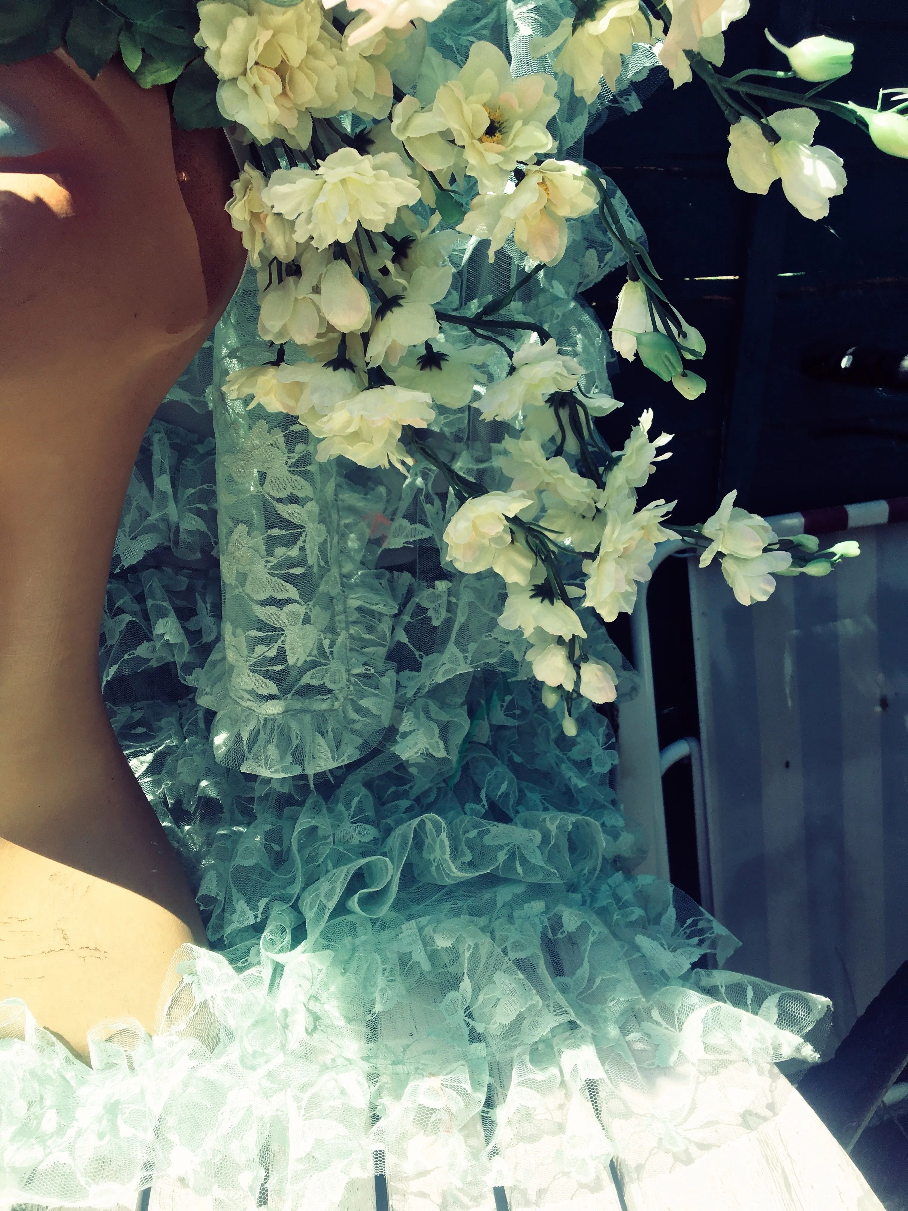 White Flower Floral blossom spray headdress / headpiece